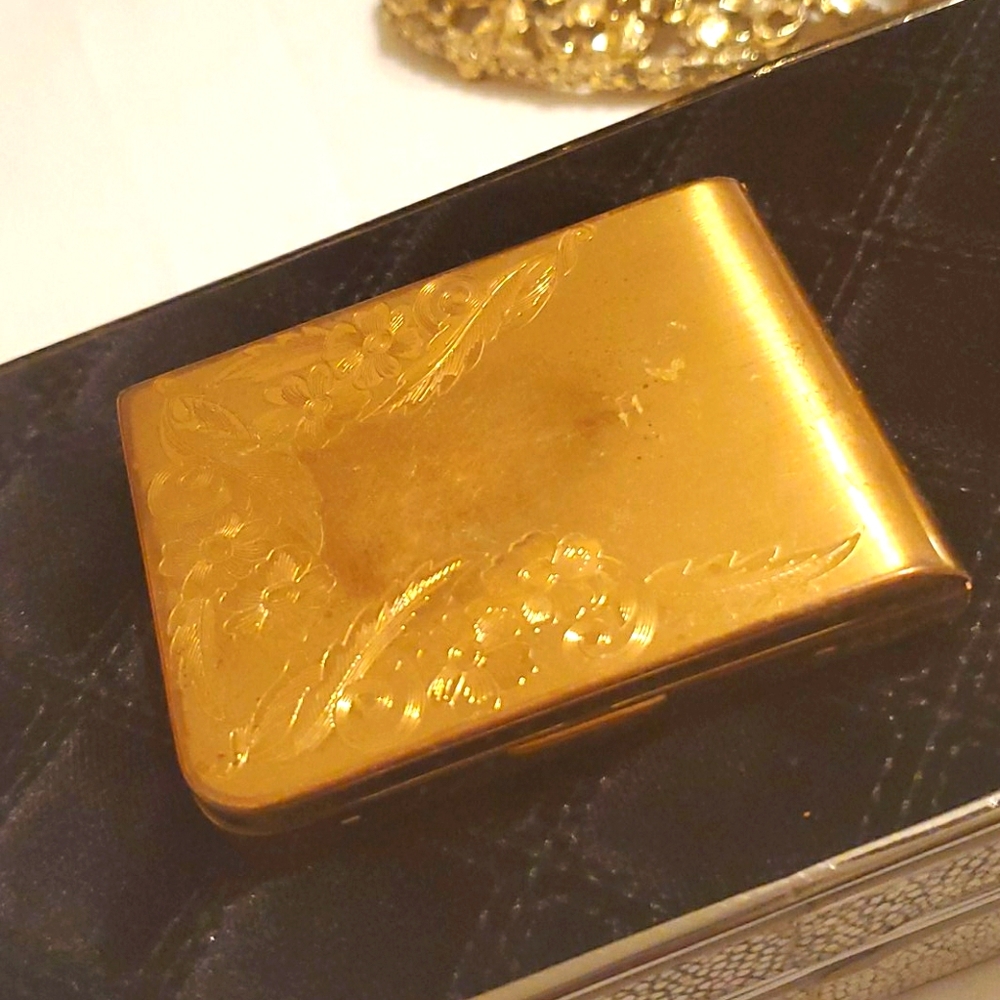 Vintage compact